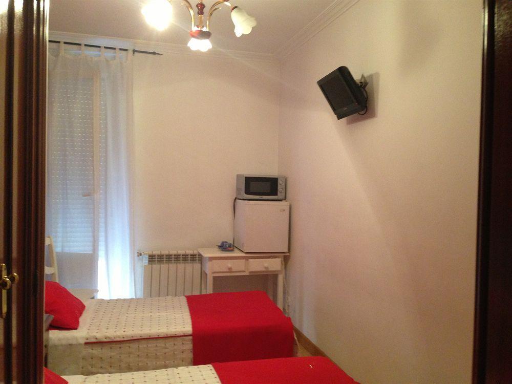 Hostal La Estrella Madryt Zewnętrze zdjęcie
