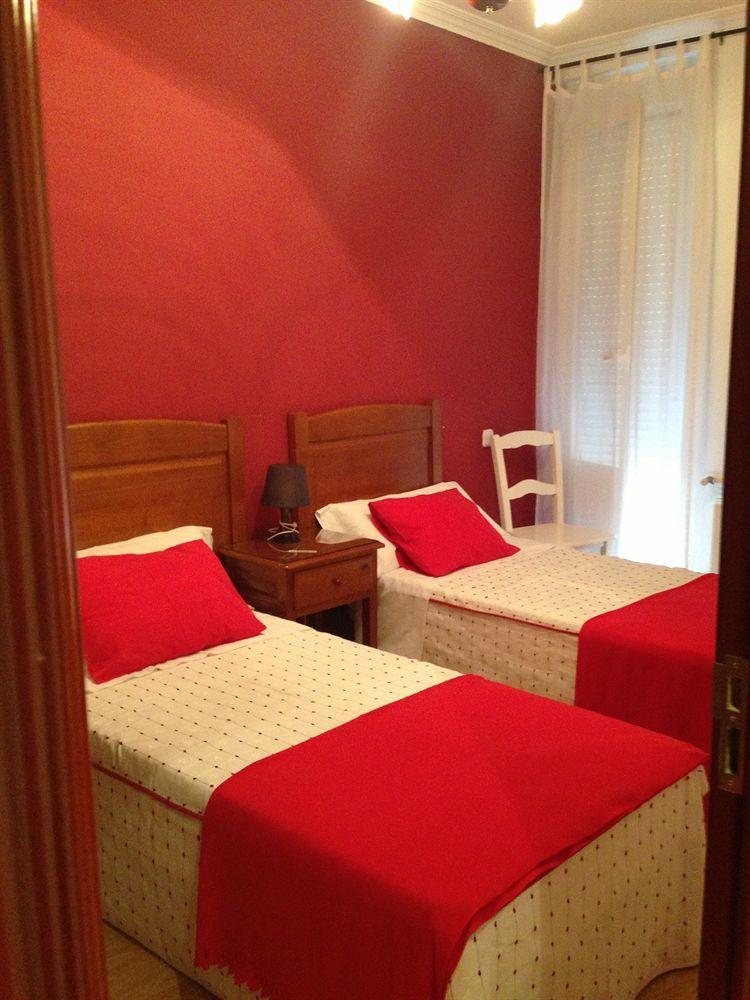 Hostal La Estrella Madryt Zewnętrze zdjęcie