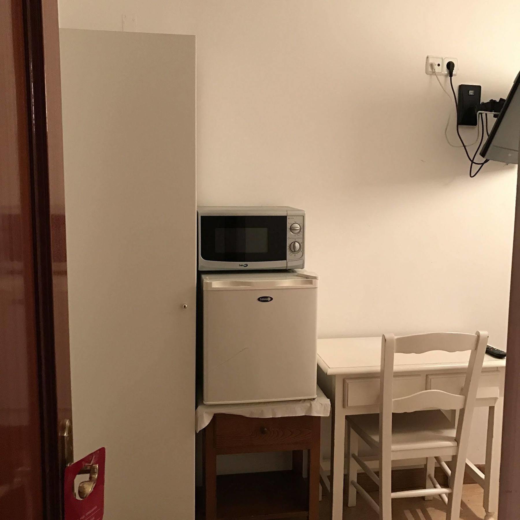 Hostal La Estrella Madryt Zewnętrze zdjęcie