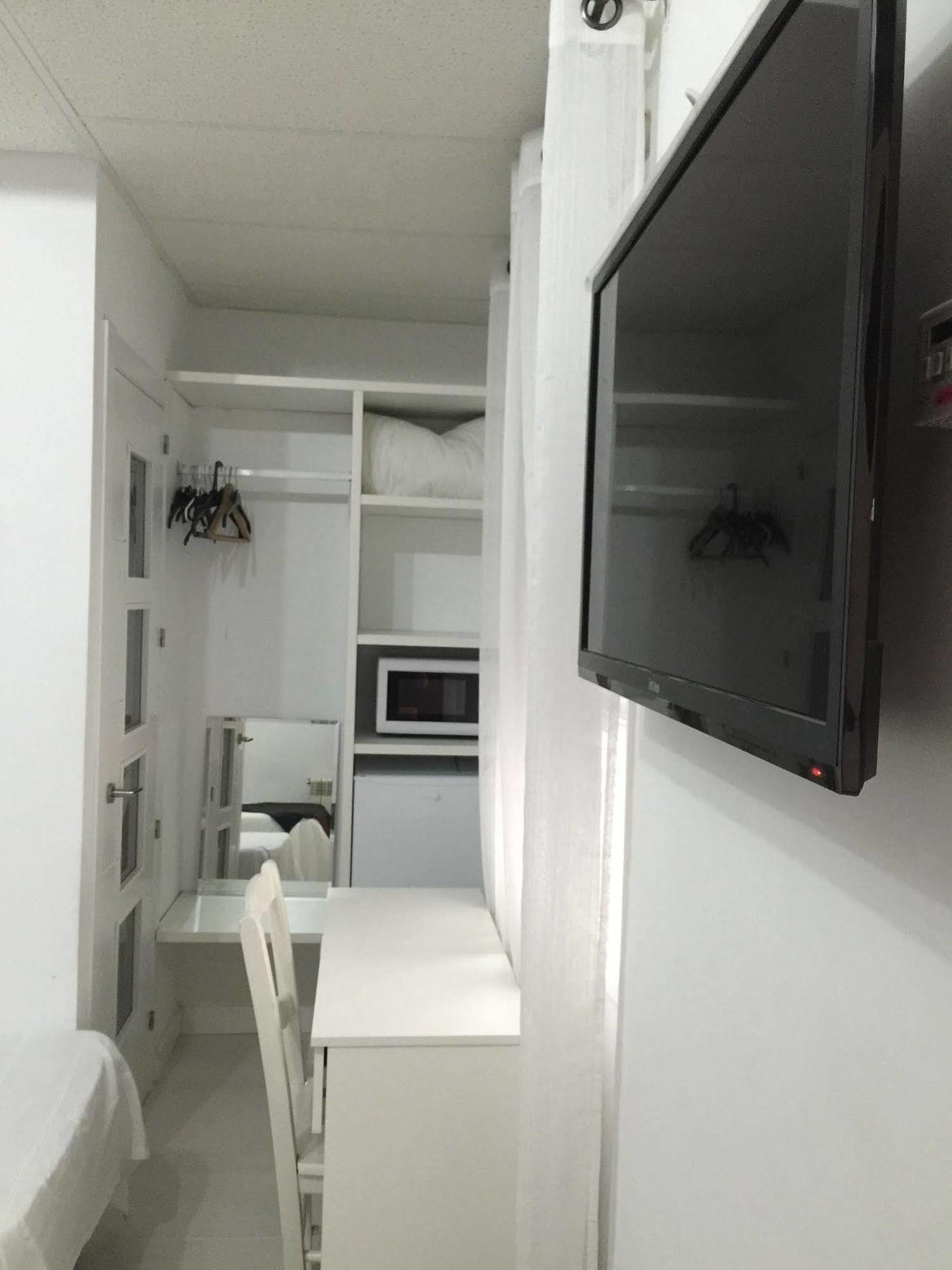 Hostal La Estrella Madryt Zewnętrze zdjęcie