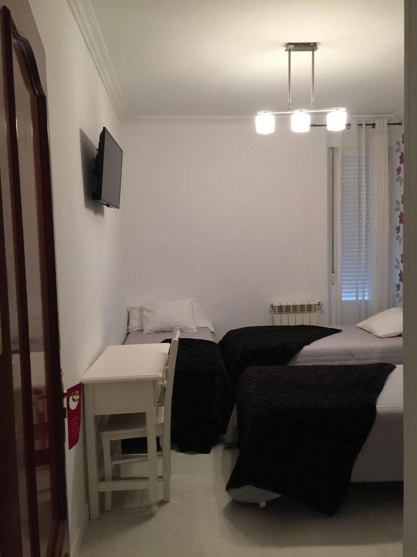 Hostal La Estrella Madryt Zewnętrze zdjęcie