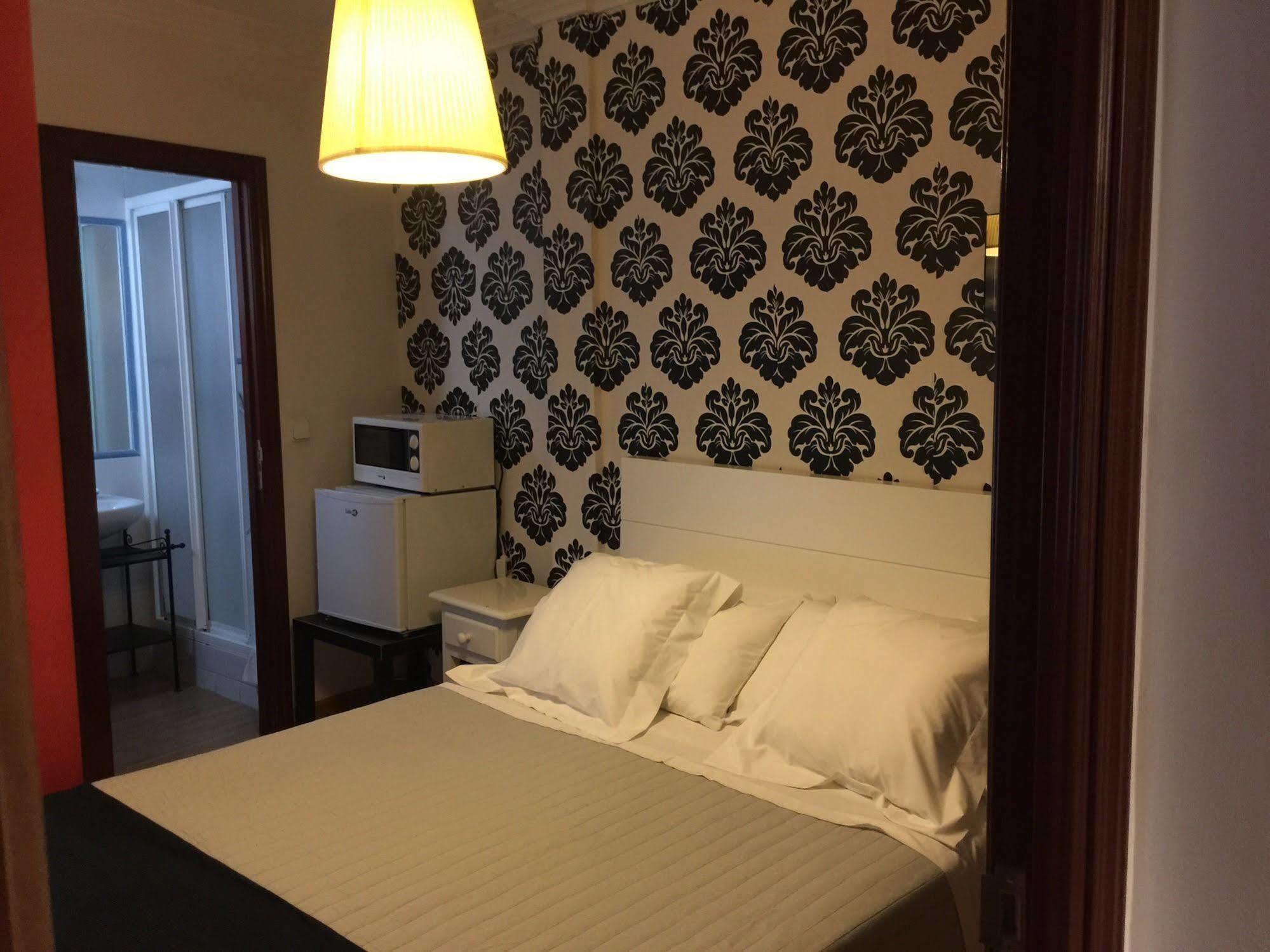 Hostal La Estrella Madryt Zewnętrze zdjęcie