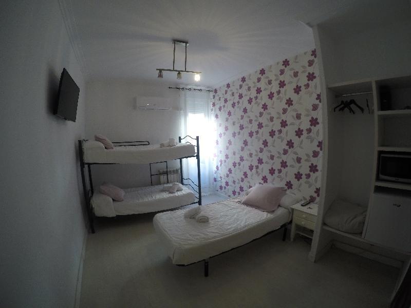 Hostal La Estrella Madryt Zewnętrze zdjęcie