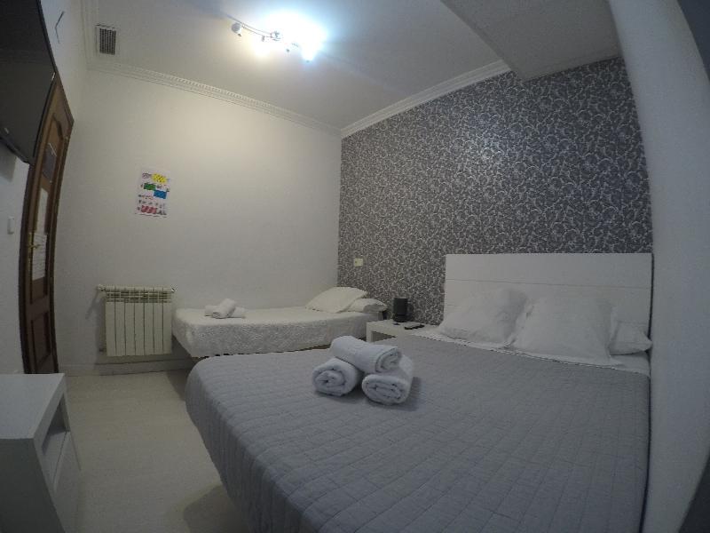 Hostal La Estrella Madryt Zewnętrze zdjęcie