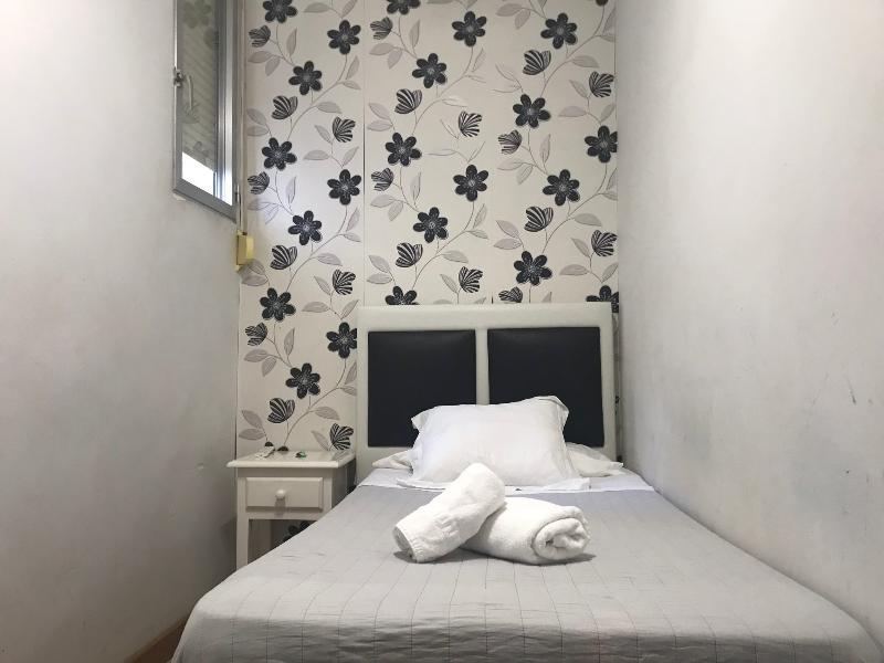 Hostal La Estrella Madryt Zewnętrze zdjęcie