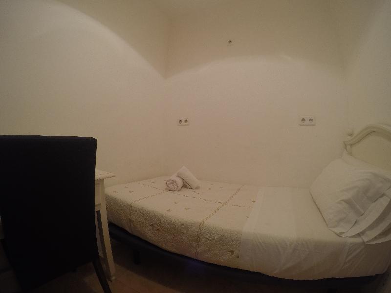 Hostal La Estrella Madryt Zewnętrze zdjęcie